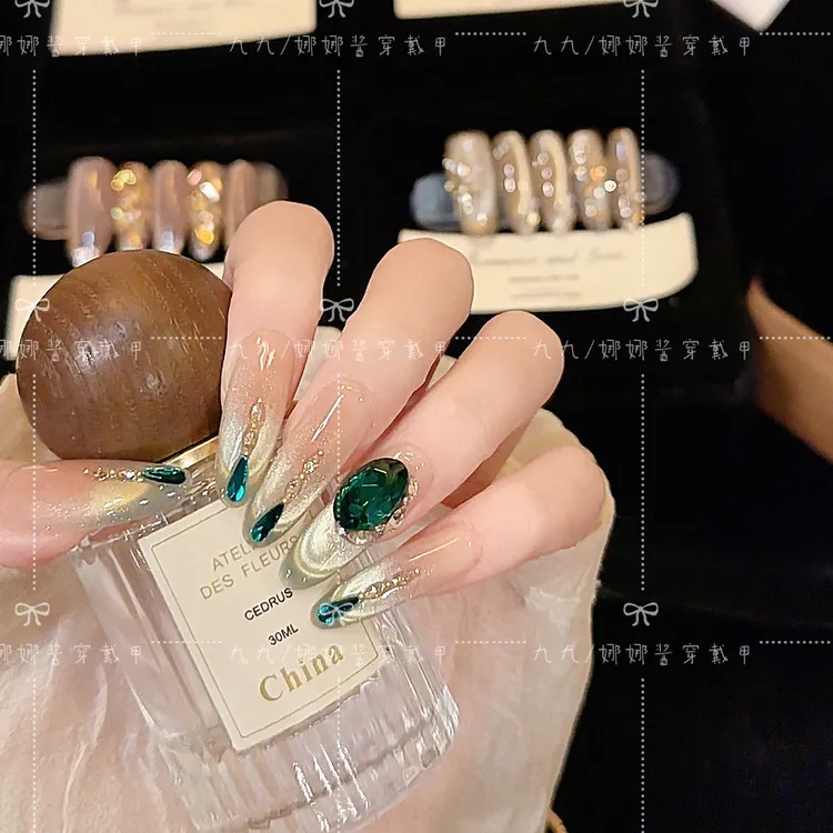 翡玉凝寒 手工穿戴甲绿宝石猫眼显白光疗美甲轻奢可拆卸穿戴甲