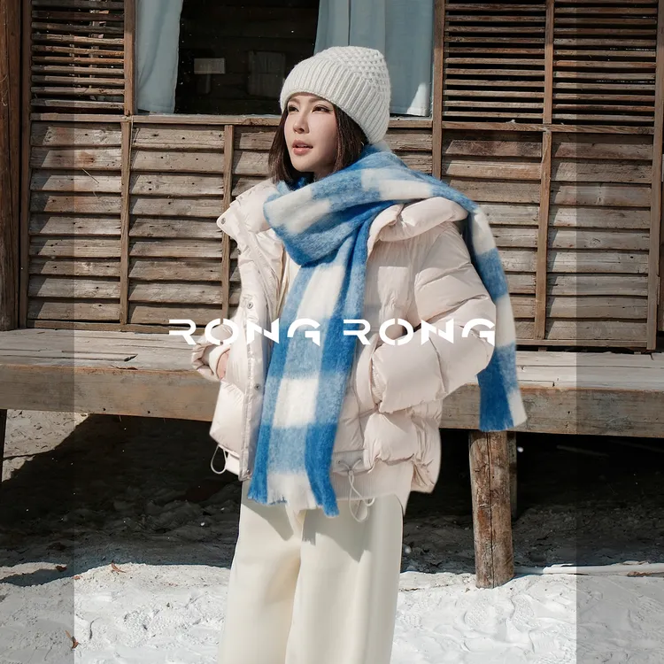 溶溶【都市暖核】RONGRONG 90白鹅绒拼毛呢高蓬泡芙感羽绒服7018RR
