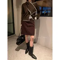 复古灯芯绒半身裙女秋冬显瘦百搭a字包臀短裙通勤休闲裙子