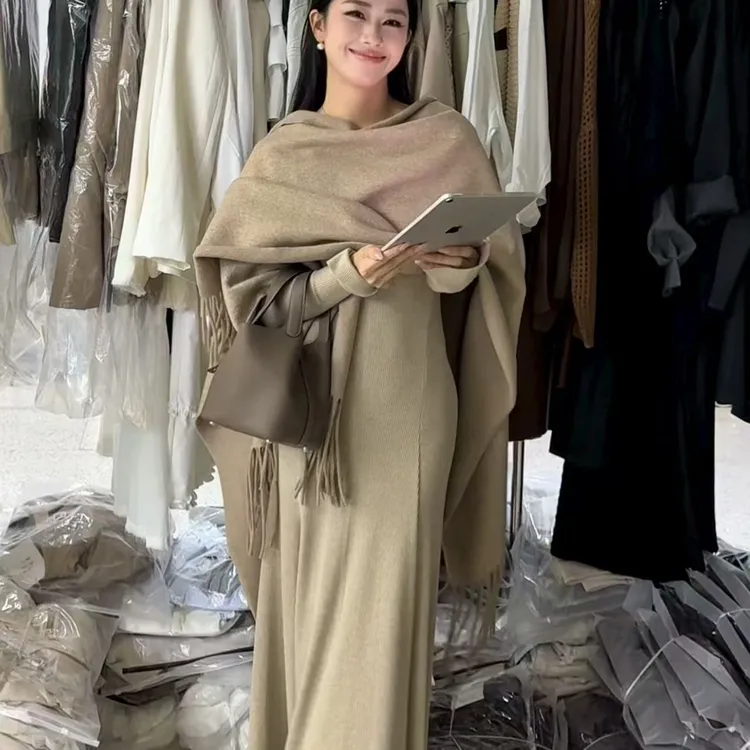 叮叮家【东方美学】双面斗蓬披肩流苏围巾+净版长款连衣裙套装