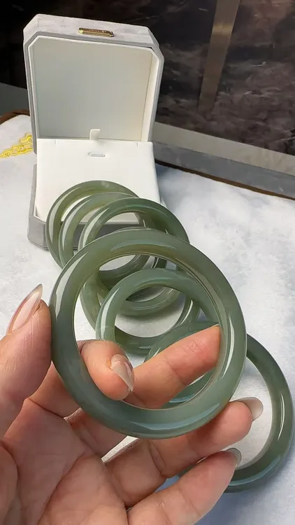 新疆和田玉冰透且末蓝手镯新女性首选圈口51-63多样性发货发其一