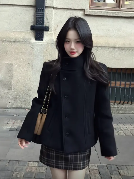 黑色高级感呢子大衣女2025秋冬新款毛呢外套小个子赫本风气质短款