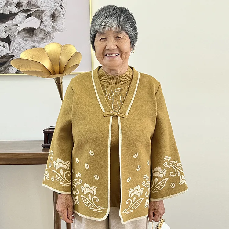 奶奶秋装中老年女装针织开衫两件套上衣40-50岁妈妈秋装洋气毛衣