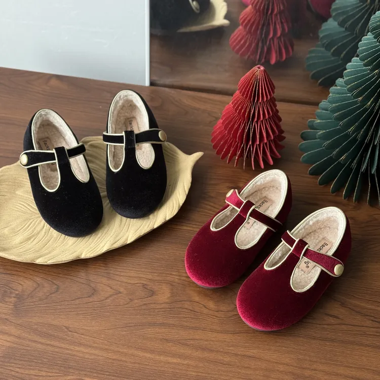 <配年服h绝 >  女童丝绒鞋秋冬软底新年玛丽珍防滑单鞋红色公主鞋