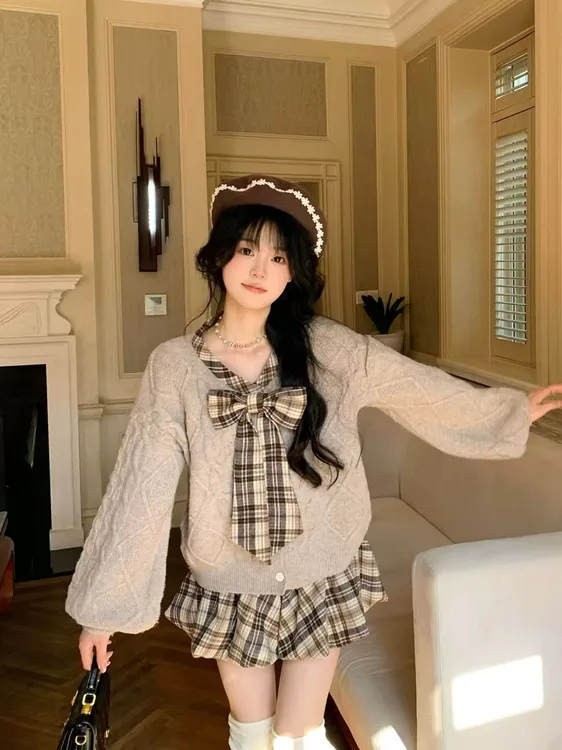 【肉肉家】【枫糖物语】减龄甜美蝴蝶结上衣+格纹花苞短裙套装