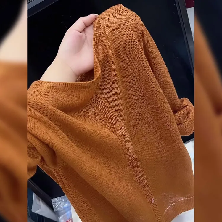 2025春秋季新款女士爆款时尚百搭t恤上衣宽松圆领薄款长袖针织衫