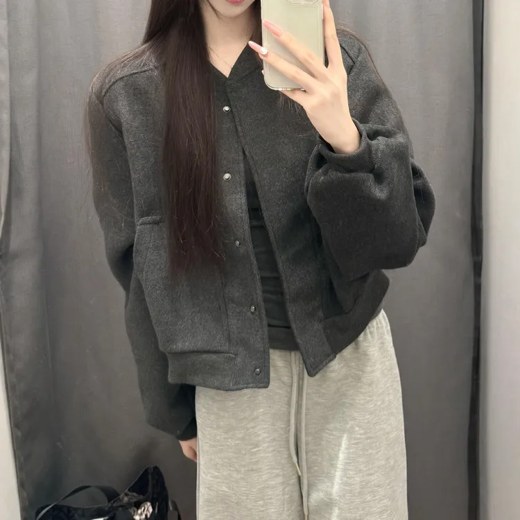 复古灰色短款棒球服外套女秋季新款小个子宽松气质夹克长袖上衣