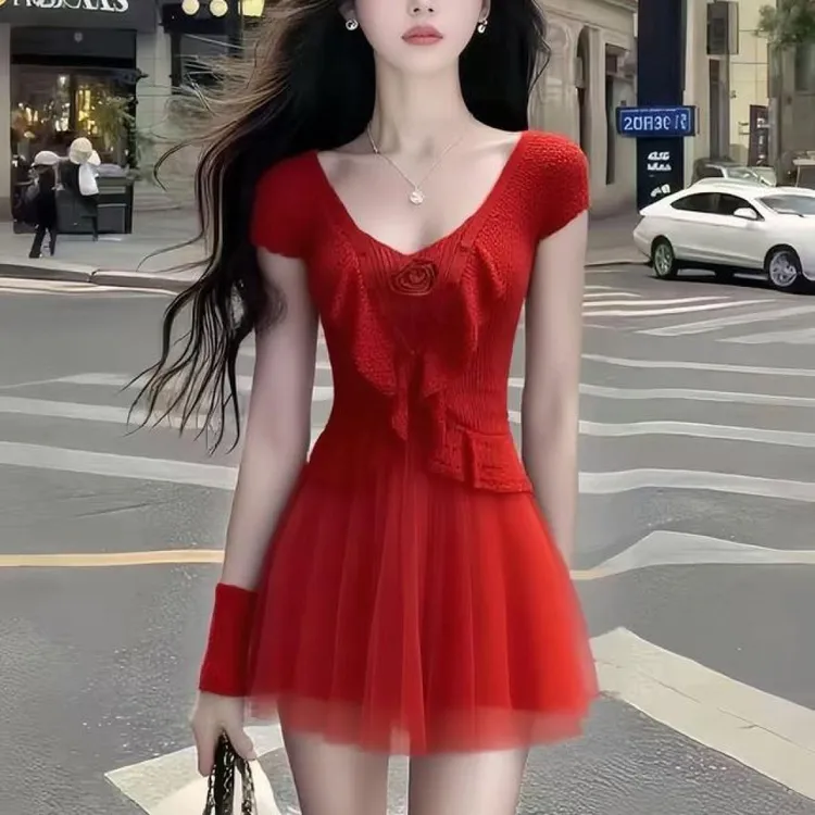 小个子温柔纯欲风气质红色U领修身高腰短袖连衣裙女显瘦时尚短裙