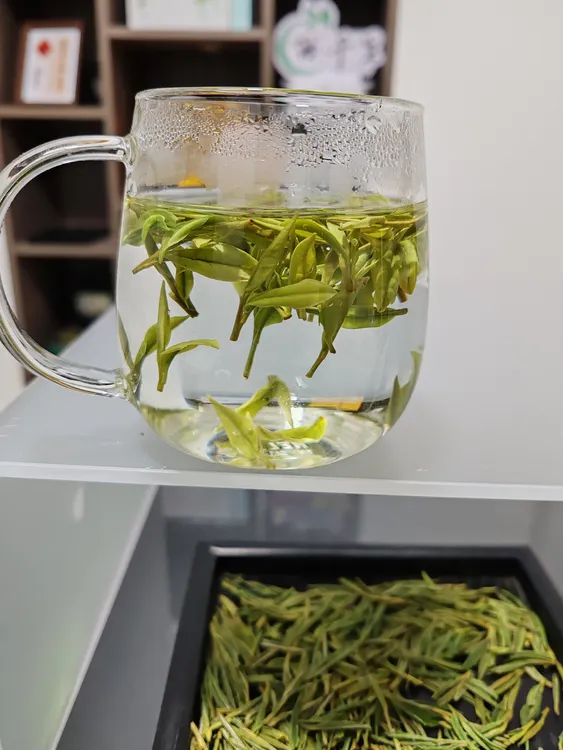 B3新茶特产2025年正宗安吉白茶明前鲜甜茶叶清香嫩芽毛尖绿茶罐装