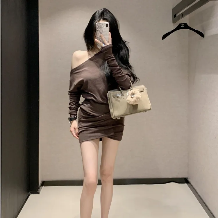 纯欲风辣妹气质斜肩长袖连衣裙子女装秋季内搭修身显瘦包臀短裙子