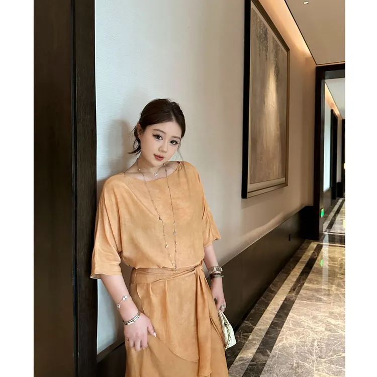 琪琪怪怪大码女装【沙丘美】法式松弛感洋气系带上衣+半裙QQ260478
