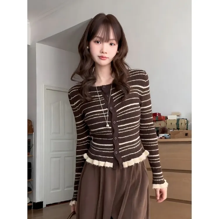 大码复古条纹木耳边针织开衫2025秋季微胖mm时尚气质显瘦外套上衣