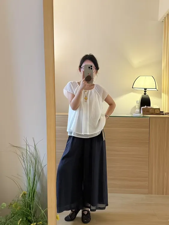 2025夏季新款韩系小飞袖白色正肩短袖衬衫黑色气质半身裙两件套装