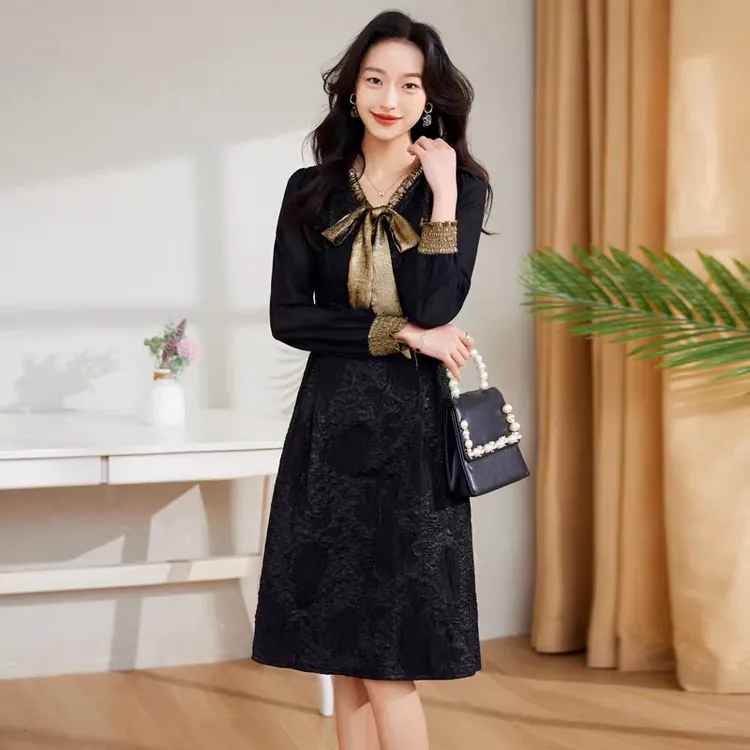 256小香风蝴蝶结法式常规休闲风连衣裙黑色长款洋气拼接复古收腰