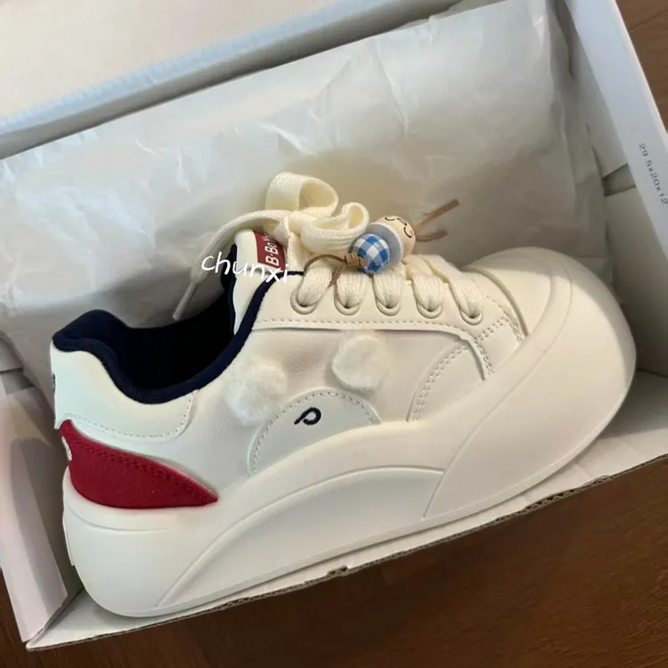 丑萌大头厚底小白鞋女2025新款系带休闲板鞋轻便百搭学生面包鞋女