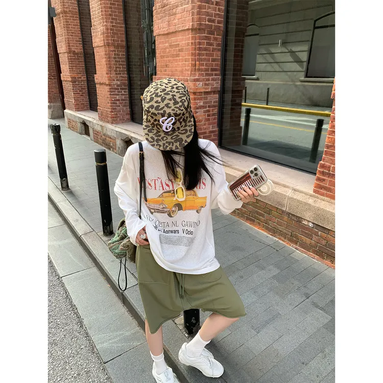 区区欧阳 印花长袖白色T恤女夏季新款美式复古宽松显瘦圆领上衣