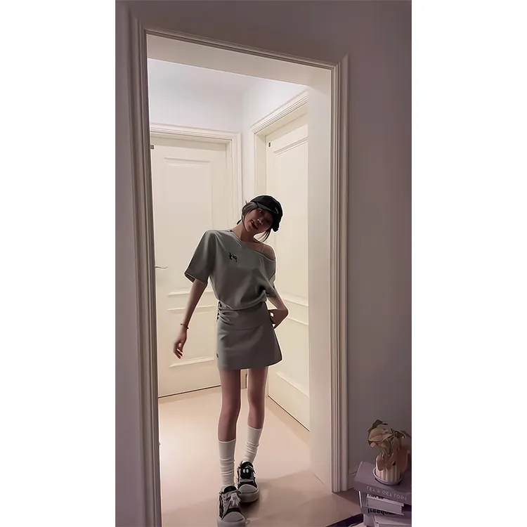 2025新款女士春夏季灰色不规则露肩短袖T恤上衣美式辣妹短裙套装