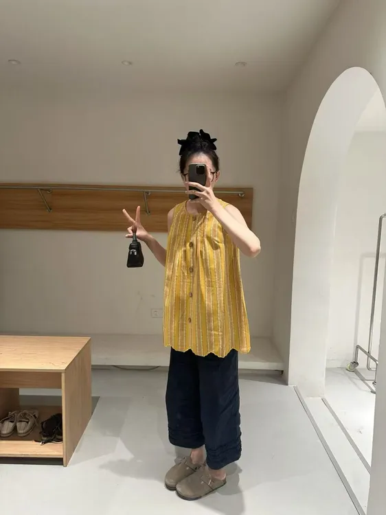 2025夏季新款黄色韩系减龄条纹刺绣无袖衬衫女气质百搭休闲裤套装