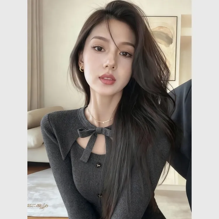 2025冬季新款气质高级感上衣独特漂亮巨好看灰色蝴蝶结领针织衫女