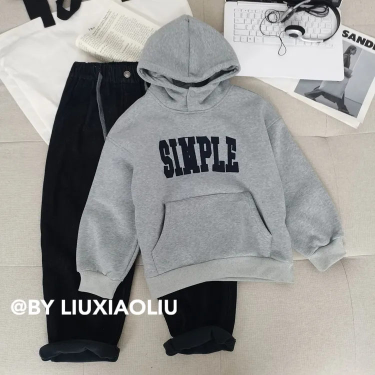 杭州六小六正版BY LIUXIAOLIU秋冬季儿童加绒连帽卫衣17611