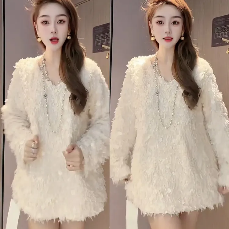冬季新款百搭保暖长袖白色V领毛绒绒宽松套头时尚流苏显瘦上衣女
