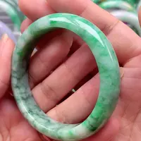 翡翠手镯未镶嵌翡翠