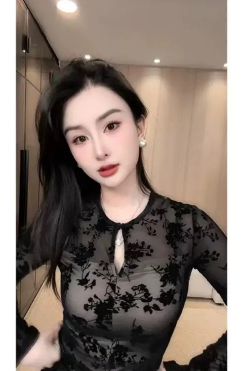 【0297】法式纯欲风性感提花镂空圆领长袖t恤女冬新款气质打底上衣