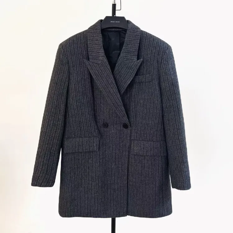 刘十六【诗末】冬季新款气质显瘦保暖宽松羊毛条纹西装羽绒服FY3602