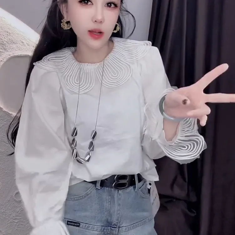 新款法式复古泡泡袖花瓣领衬衫气质小众荷叶边设计感上衣