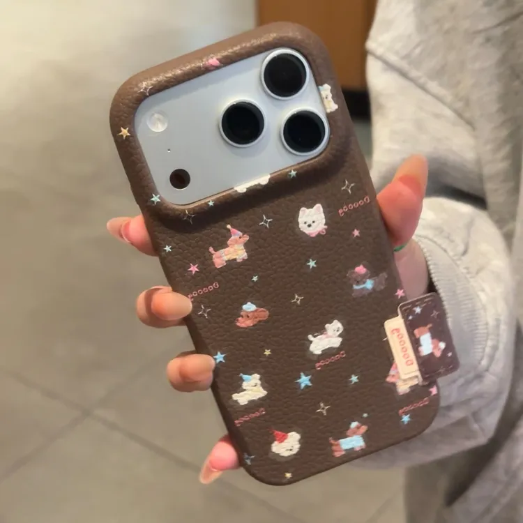 咖色满屏小狗适用苹果17手机壳iPhone16皮纹15秋冬14防摔13可爱12