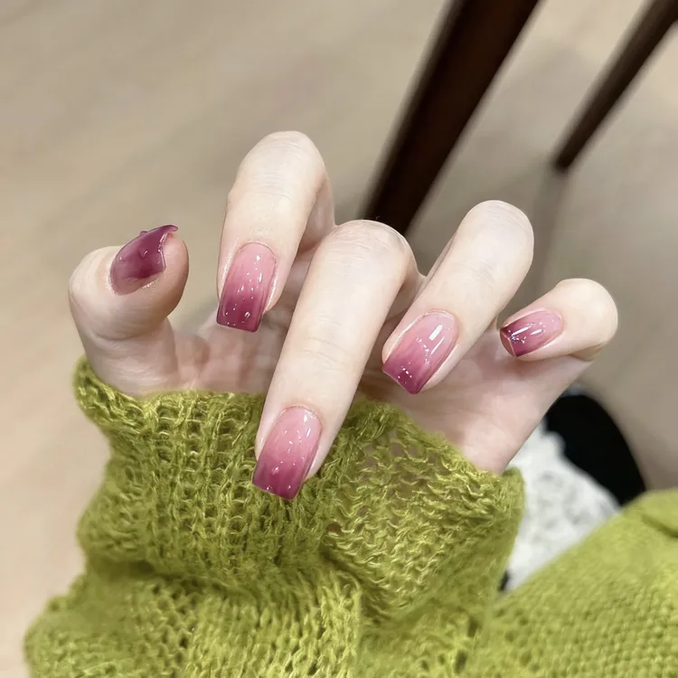 高级可拆卸渐变美甲贴片秋冬简约日常显白穿戴甲