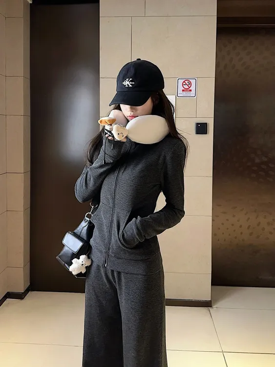 休闲慵懒运动套装女秋季新款韩系条纹立领卫衣一整套AM25259