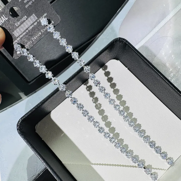 铜合金合成锆石耳饰 极简风长款流苏耳环简约百搭大气时尚轻奢