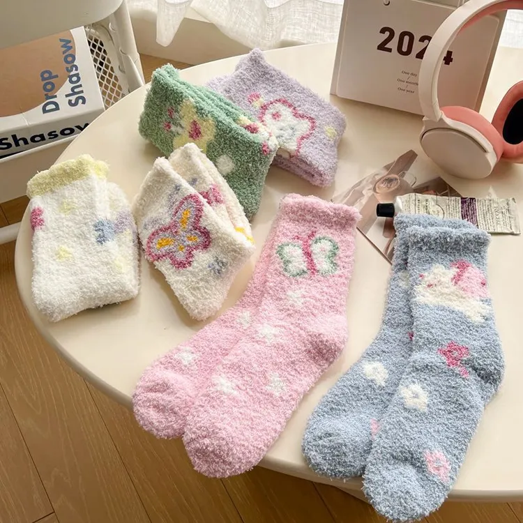 秋冬新品珊瑚绒女袜ing甜美可爱蝴蝶中筒袜居家地板睡眠月子袜女