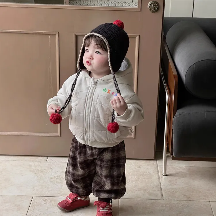 韩版新品冬季婴儿洋气卡通彩色字母加厚保暖舒适柔软宝宝外套棉衣