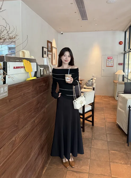 【尽显优雅】法式高级感气质高腰显瘦半身裙秋季百搭A字黑色大裙摆