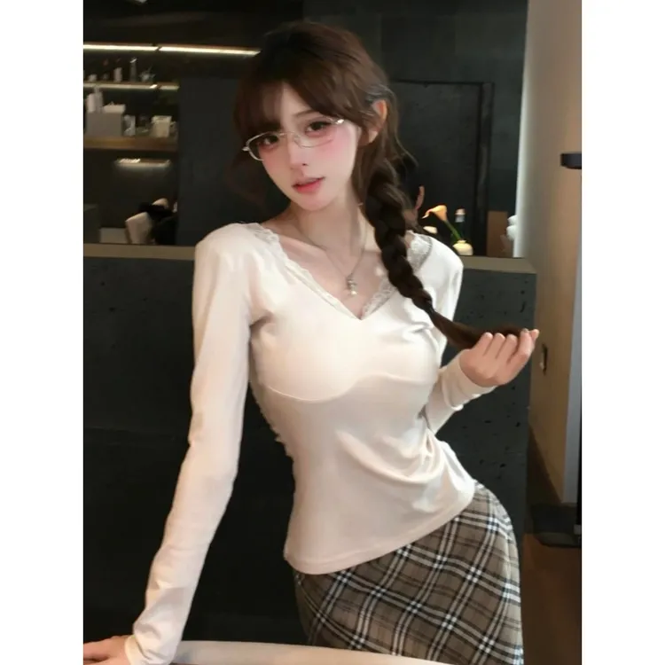 性感露背蕾丝气质v领针织衫女秋冬新款高腰设计感拼接半身裙套装