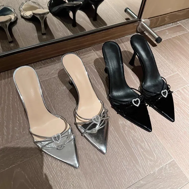 潮牌凉拖鞋女夏外穿高跟凉鞋细高跟尖头一字拖爱心水钻气质2025夏