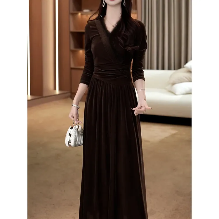 法式优雅高级感V领丝绒连衣裙2025秋季新款高档名媛气质显瘦长裙