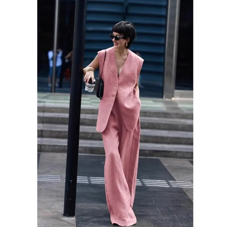 时尚轻奢高级气质职业女装2025夏季无袖通勤套装慵懒松弛感两件套