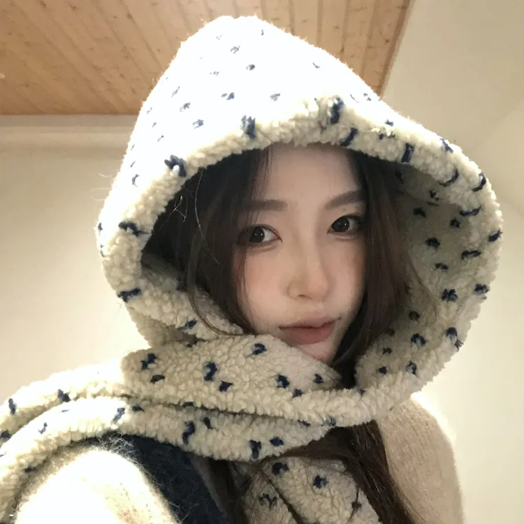 【猫仔kitten】可爱波点帽子围巾一体式爱心羊羔毛保暖围脖