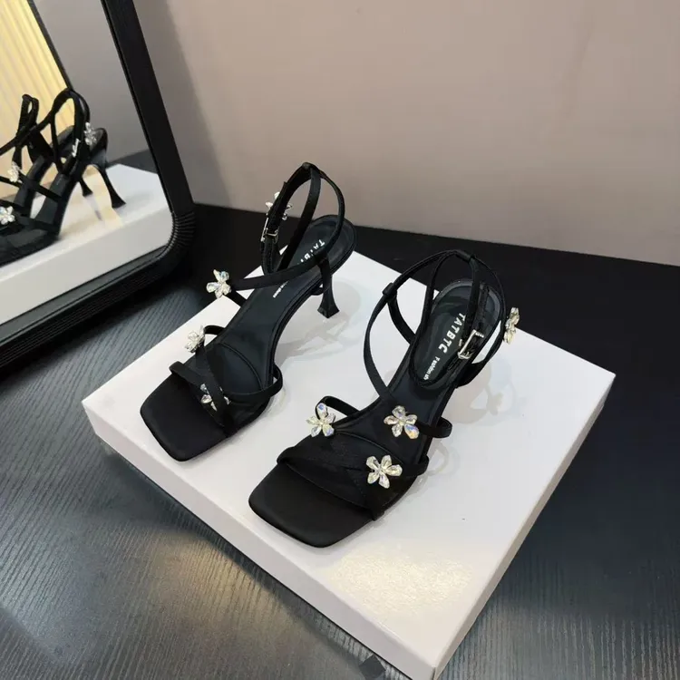 【8公分】气质法式水钻凉鞋女鞋高跟鞋时尚花朵高跟外穿露趾细跟