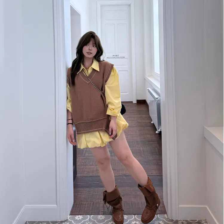 晶咕软软【奶黄包】时尚减龄俏皮设计感下摆松紧弹力纯色长袖衬衫裙