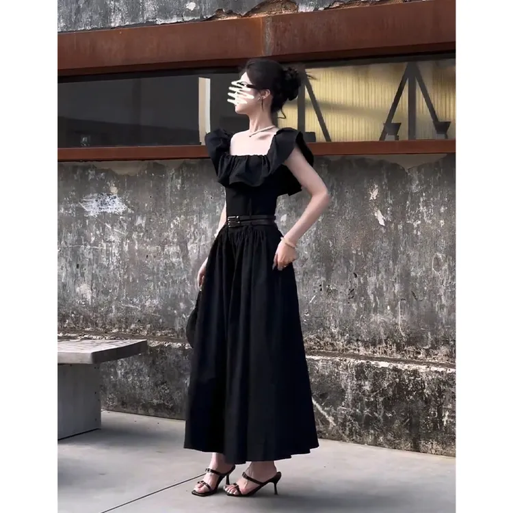 设计感方领连衣裙女2025夏季新款高级感荷叶边收腰中长款褶皱裙子