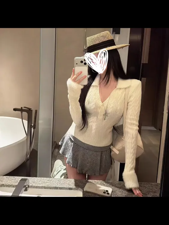 韩版纯欲风北极绒毛毛翻领设计感女麻花休闲显瘦针织长袖毛衣上衣