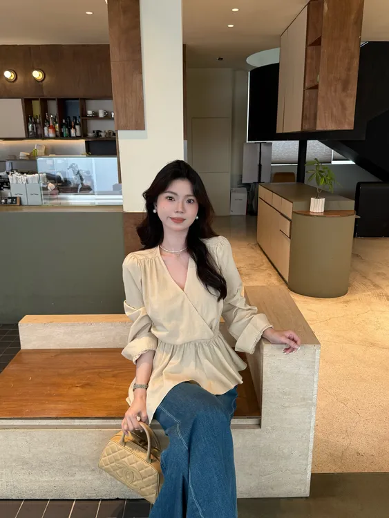 【至简主义】韩系V领交叉设计感衬衫气质不规则荷叶边收腰长袖上衣