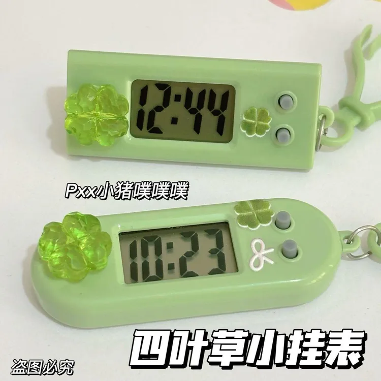 DIY四叶草便携电子表学生书桌静音迷你时钟看时间小挂表学习