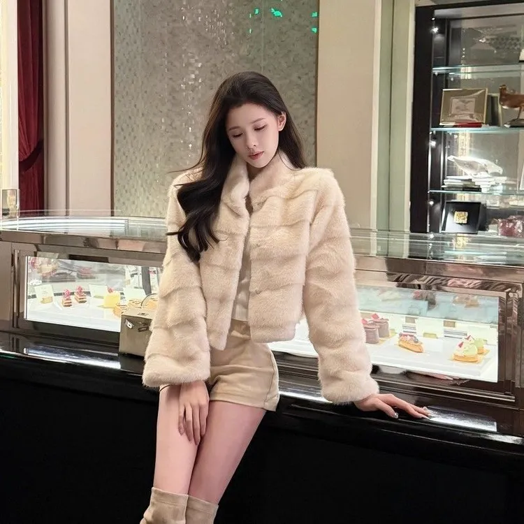 人造皮草 秋冬时尚小香风2025新款气质环保水貂绒加厚短款外套女