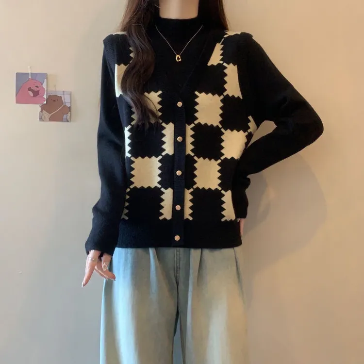 宽松显瘦【80-200斤】假两件半高领毛衣女秋冬季设计感洋气格子上衣