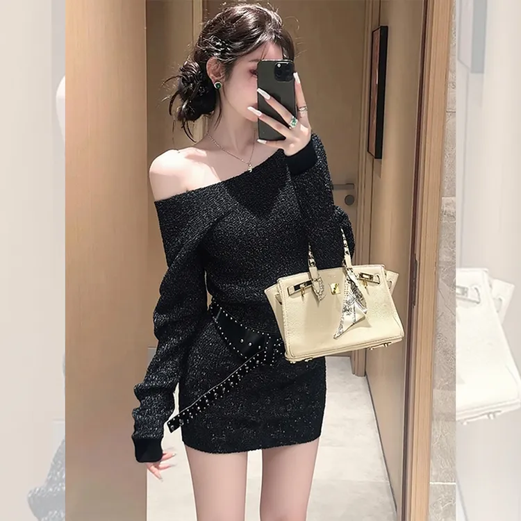 洋气漂亮出片衣服斜肩包臀裙女装秋冬内搭打底黑色露肩针织连衣裙